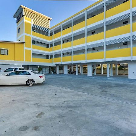 Jarat Mansion Hotel สุรินทร์ ภายนอก รูปภาพ