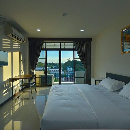 Jarat Mansion Hotel สุรินทร์ ภายนอก รูปภาพ