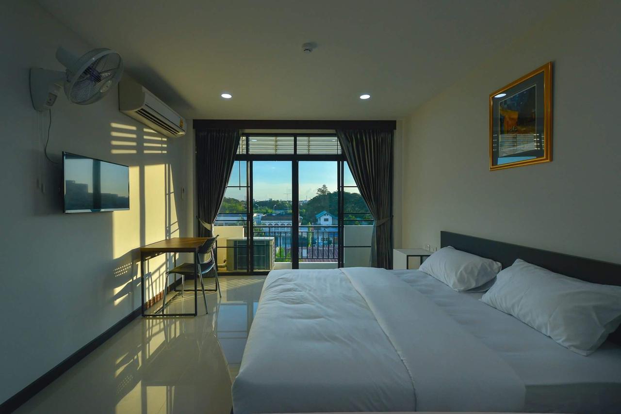 Jarat Mansion Hotel สุรินทร์ ภายนอก รูปภาพ