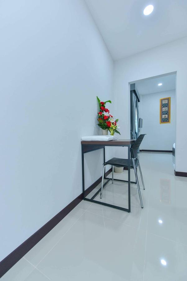 Jarat Mansion Hotel สุรินทร์ ภายนอก รูปภาพ