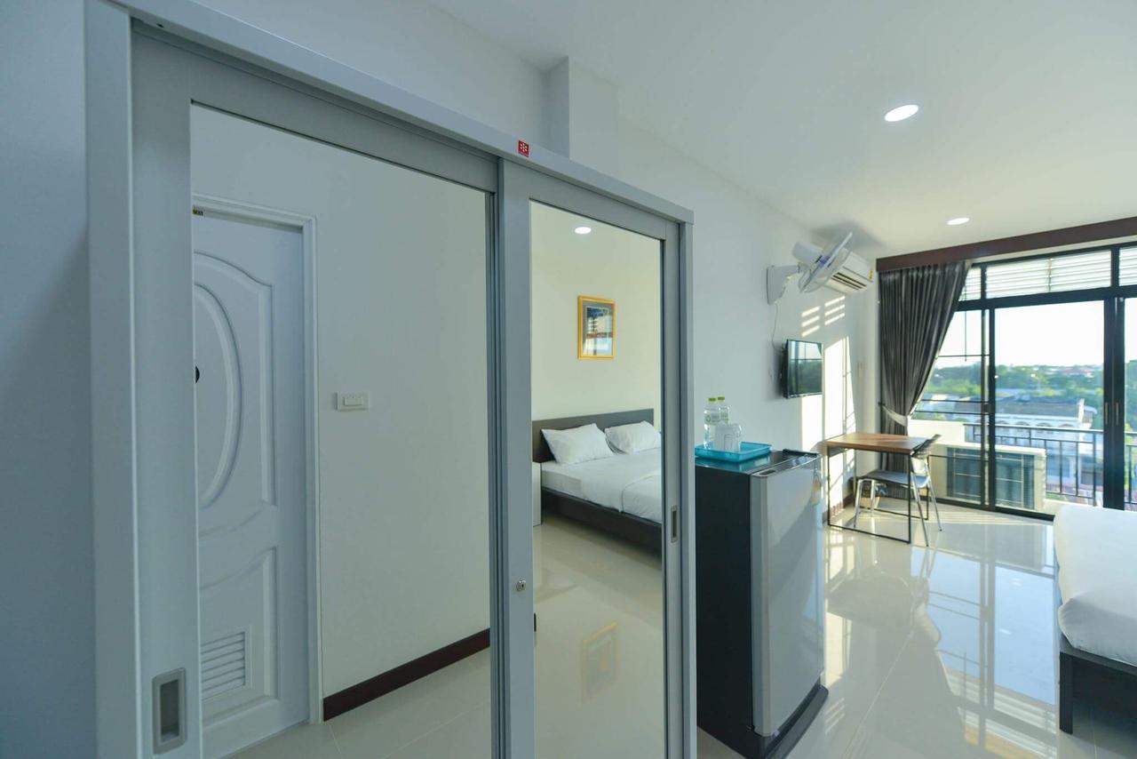 Jarat Mansion Hotel สุรินทร์ ภายนอก รูปภาพ