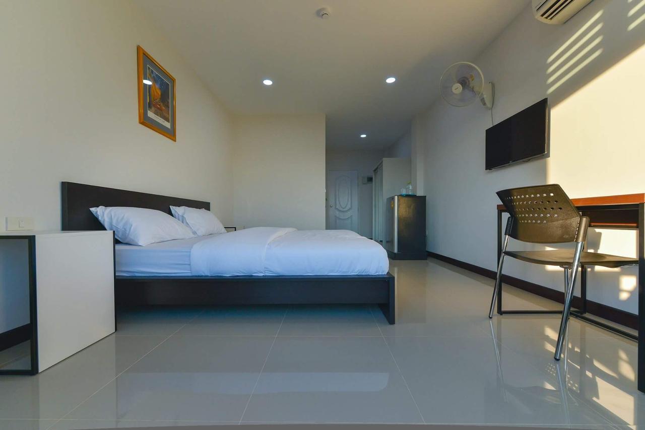 Jarat Mansion Hotel สุรินทร์ ภายนอก รูปภาพ